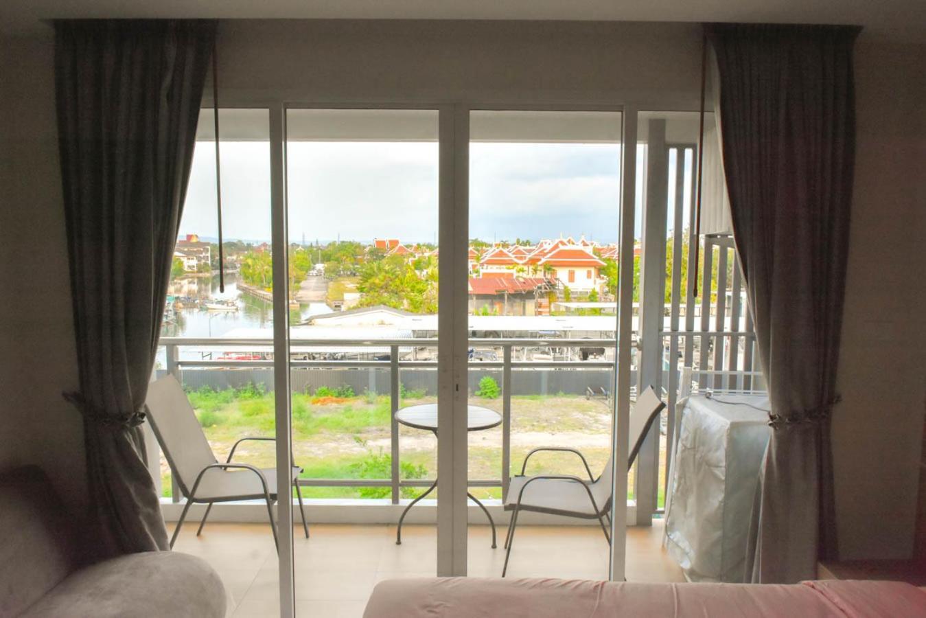 Whale Marina Condominium Na Chom Thian Room photo