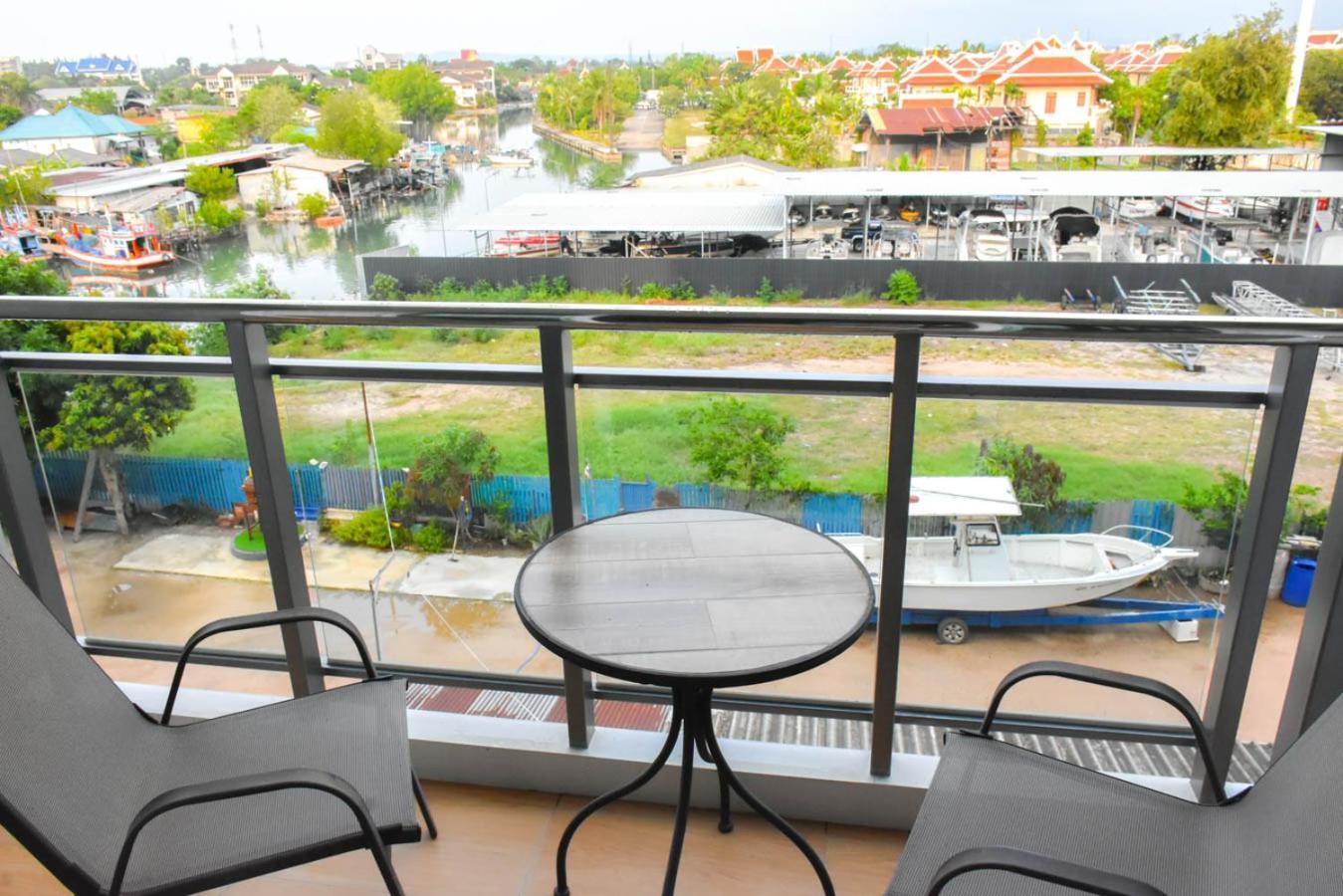 Whale Marina Condominium Na Chom Thian Room photo